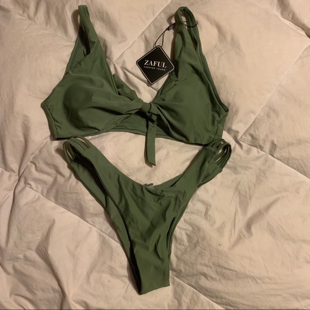 Medium cheeky bikini